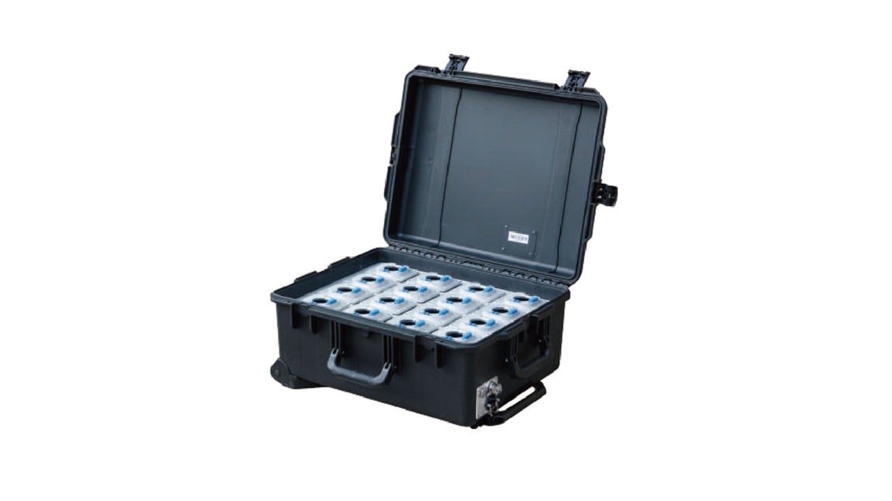 Open black case with 16 SmartSolo nodes inside, used for seismic surveys and earthquake monitoring.